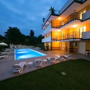 מלון דירות Ferretti Garda Palace, פסקיארה דל גארדה