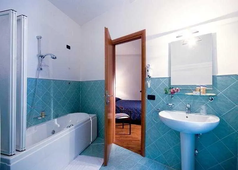 A.Rivederci Roma Luxury Rooms Peschiera del Garda Italien